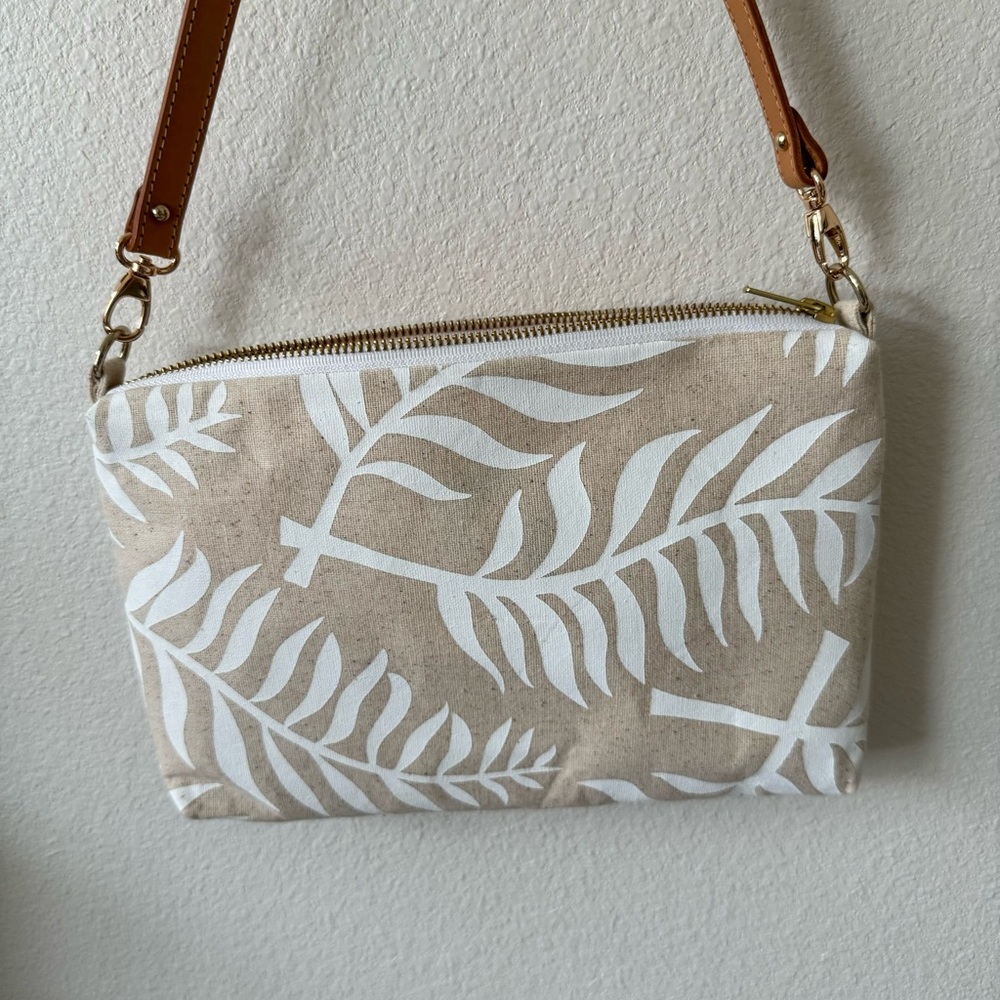 Jana Lam Crossbody Bag/Clutch - Picture 4 of 5